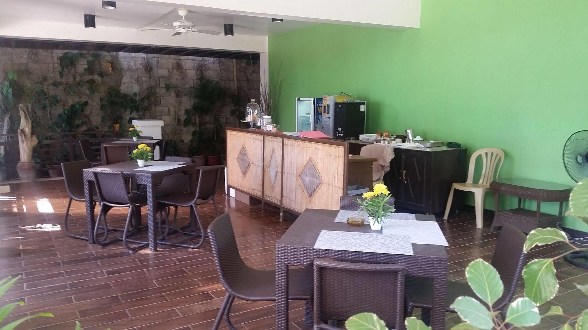 Отель Residencia Boracay Balabag  Экстерьер фото