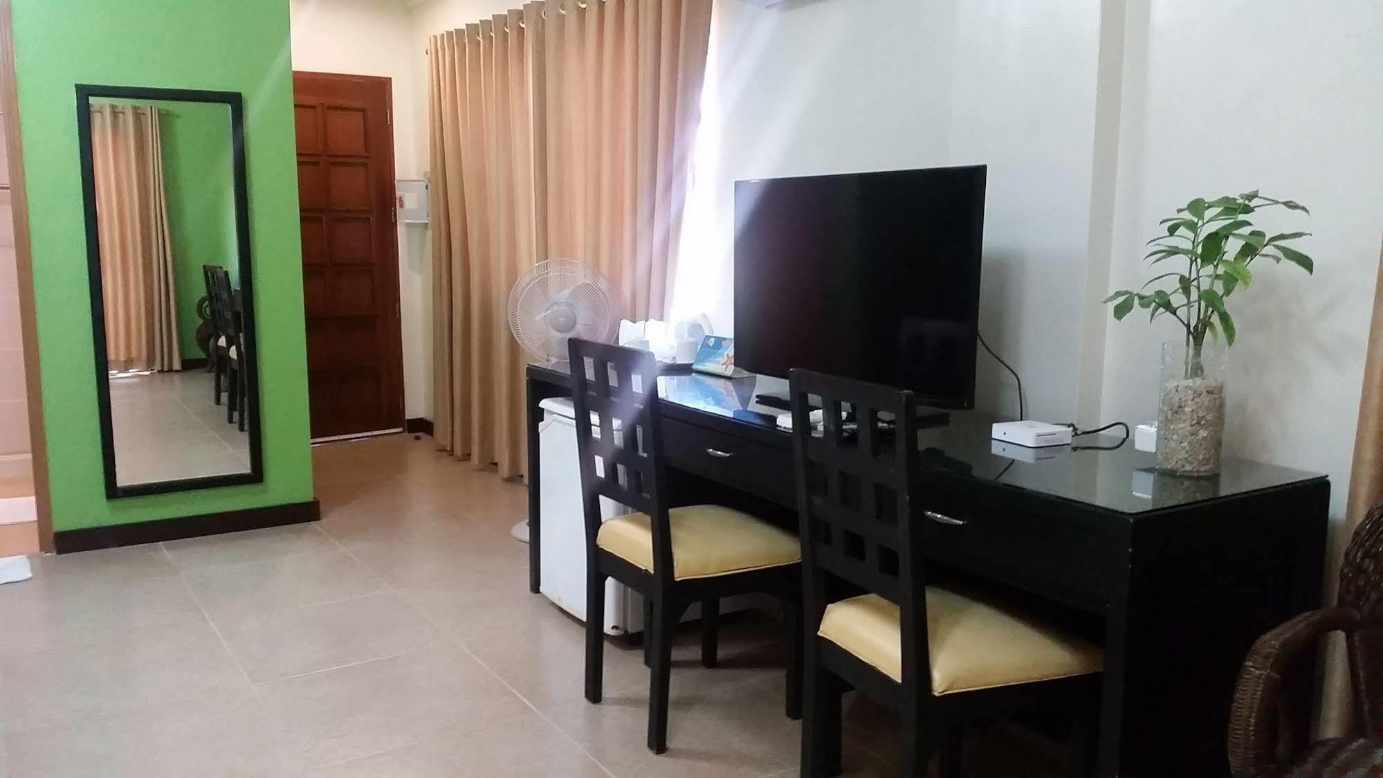 Отель Residencia Boracay Balabag  Экстерьер фото
