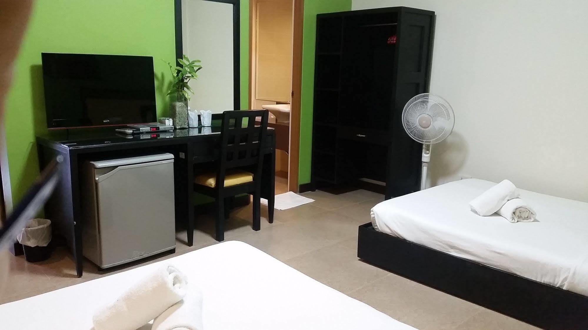 Отель Residencia Boracay Balabag  Экстерьер фото