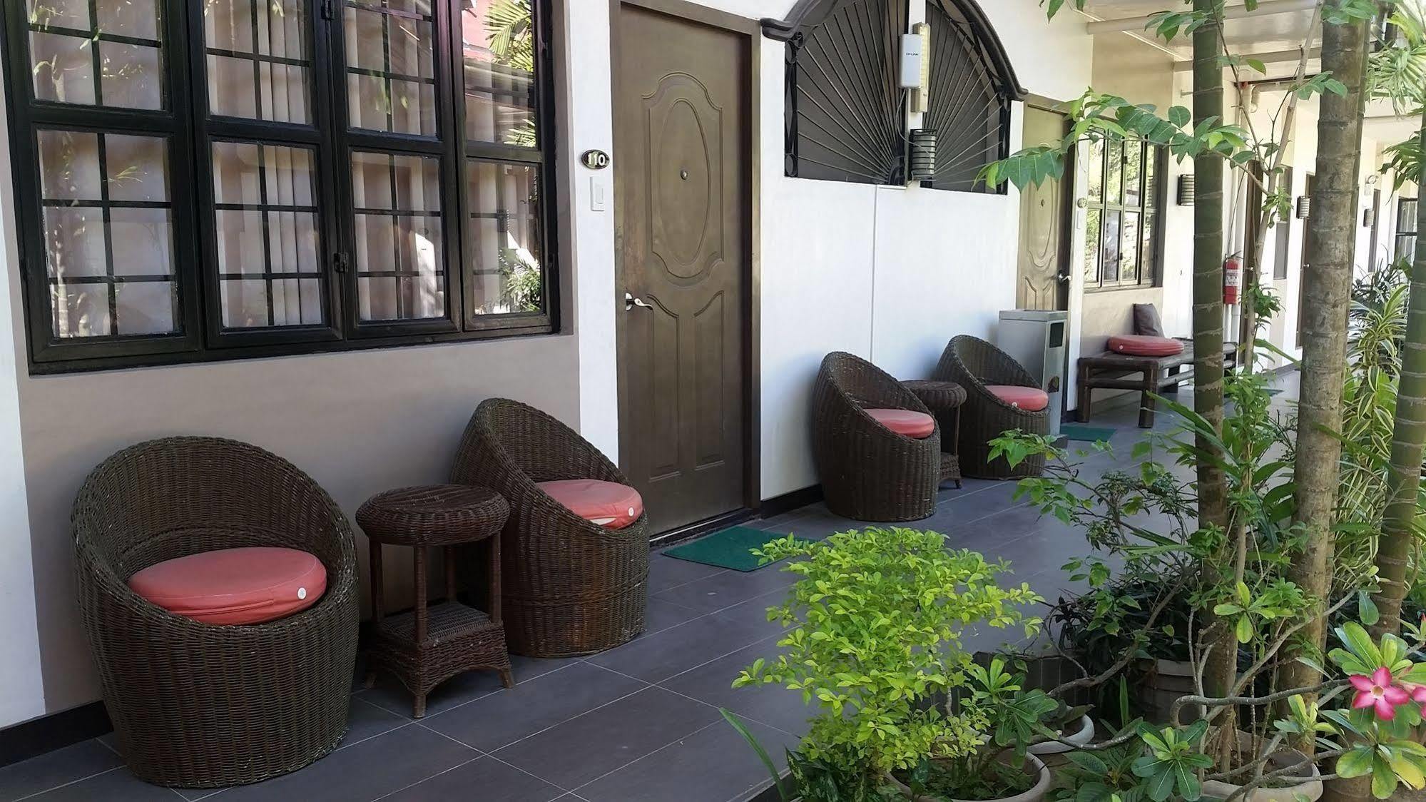 Отель Residencia Boracay Balabag  Экстерьер фото